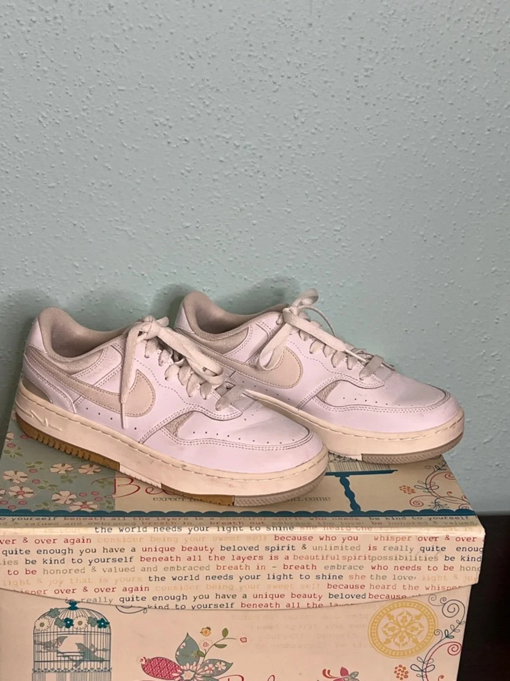 Nike Tennis Shoes - Picture 2 of 7